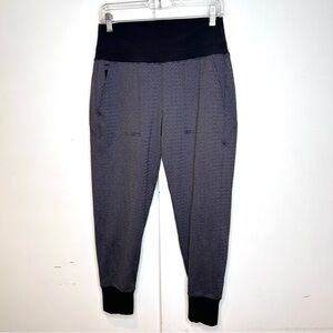 ATHLETA Venice Textured Jogger In Wavy Dash Black